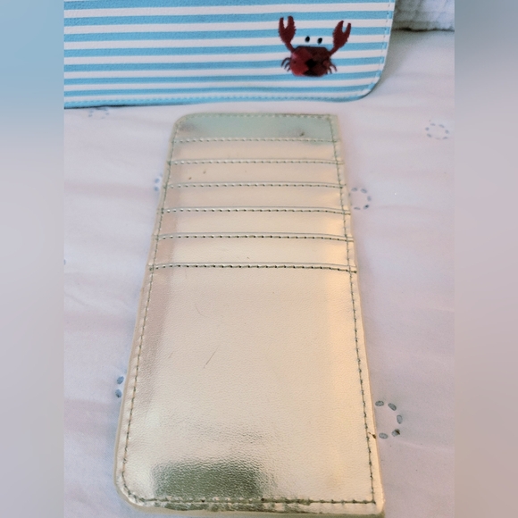 🎉Betsey Johnson Crab Striped Wristlet 🎉 DESIGNER CLEARANCE DEAL - Picture 6 of 13